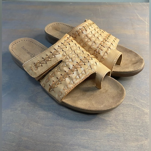 BARETRAPS Jeaney‎ woven sandals SIZE 8 M